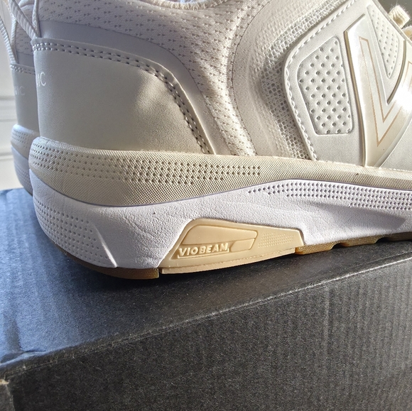 Vionic - Walk Strider - New With Box - Picture 5 of 11